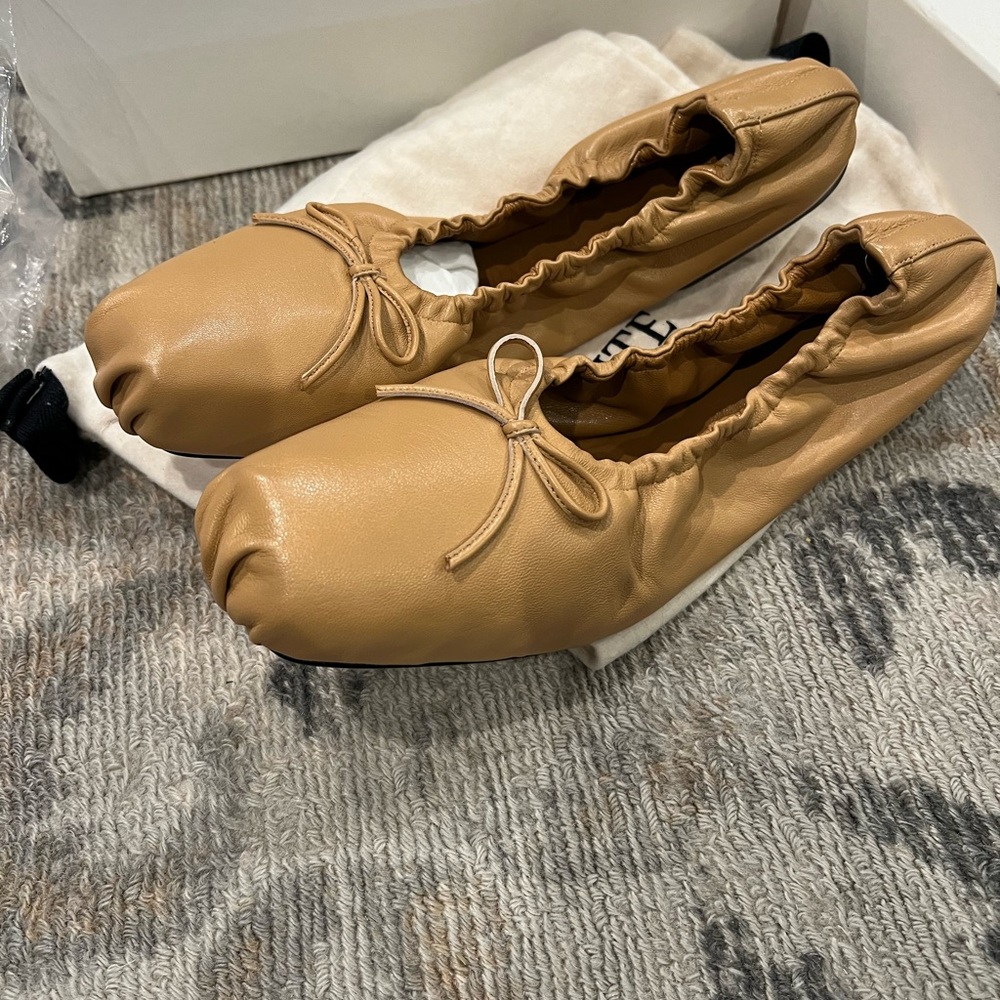 Khaite flats